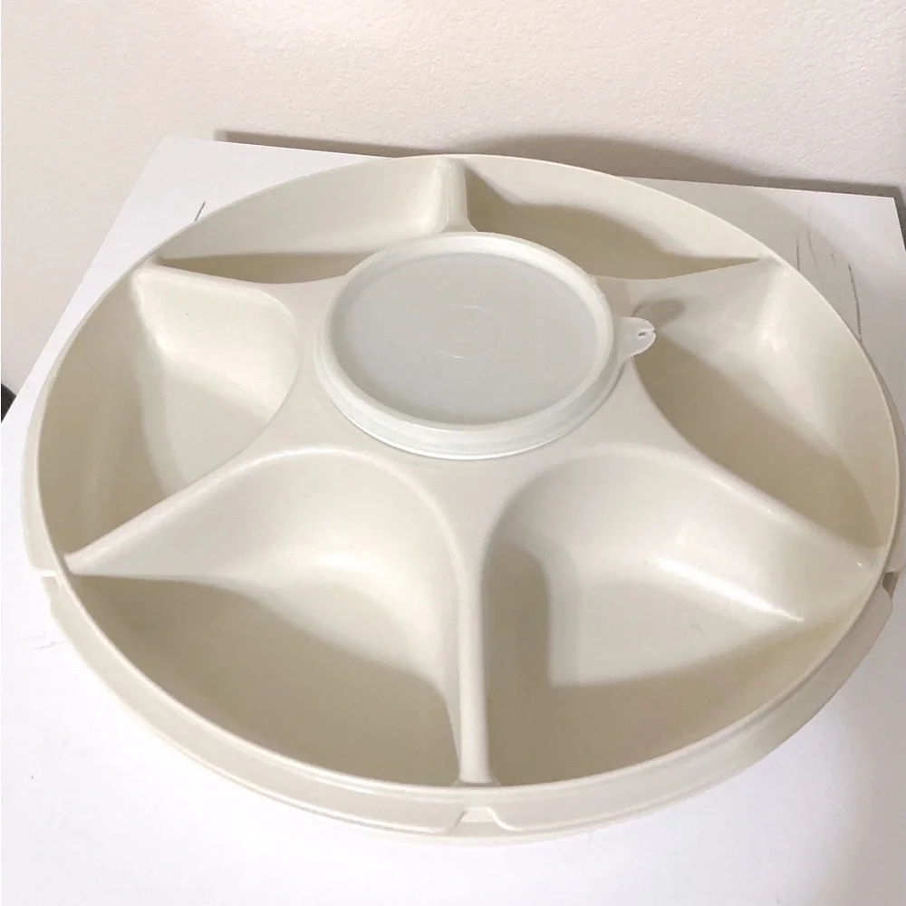 Vintage-Tupperware 4 PC Divided Serving Tray Cream